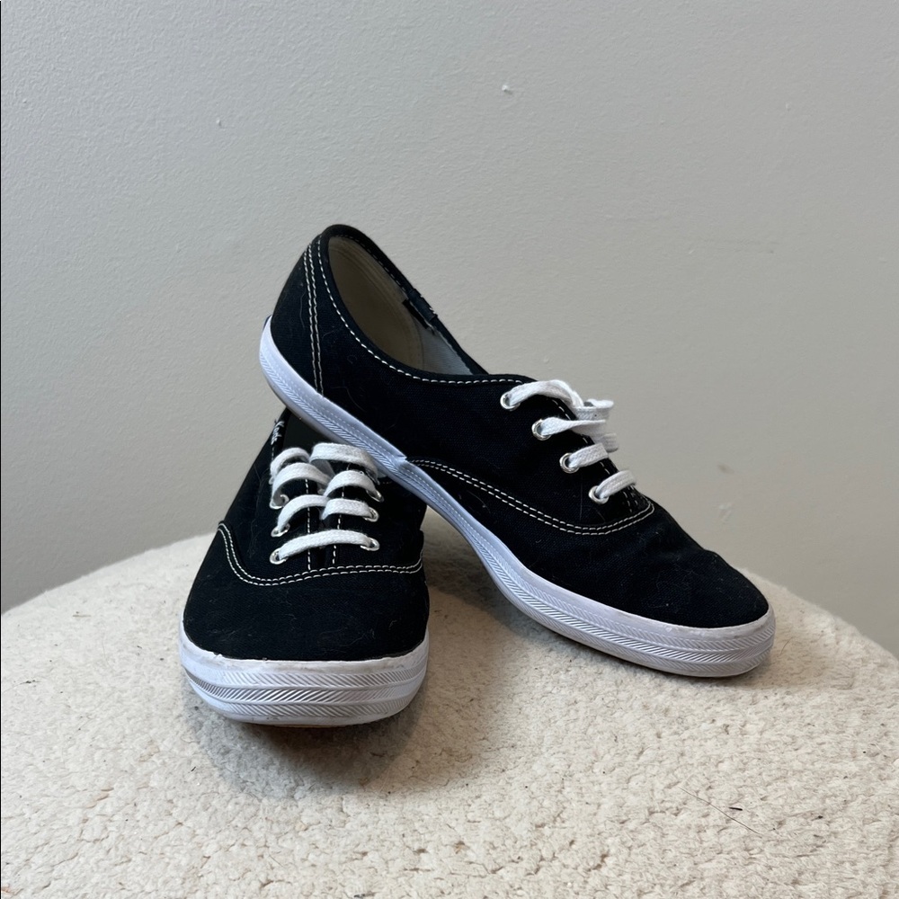 Keds Classic Black Canvas Lace-Up Sneakers - White Trim size 7.5.